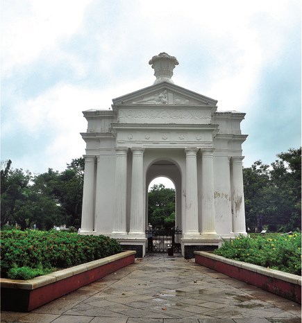 Discover India: Pondicherry and Mahabalipuram